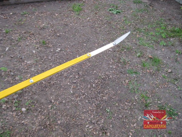 Длинная деревянная рукоятка для садовой ножовки