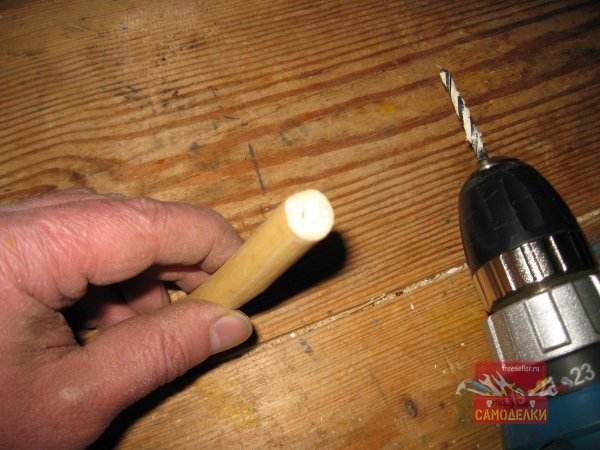 Изготовление дополнительной веревочной рукоятки для лопаты