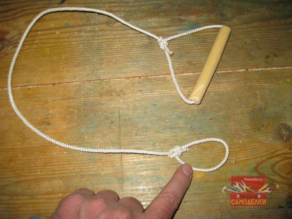 Изготовление дополнительной веревочной рукоятки для лопаты