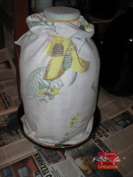 Простой старинный способ, благодаря которому можно охладить бродящее винное сусло на несколько градусов в случае очень жаркой погоды.