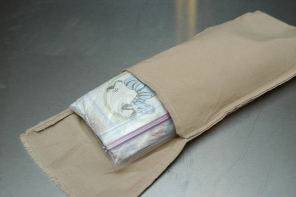 Изготовление грелки из подгузника