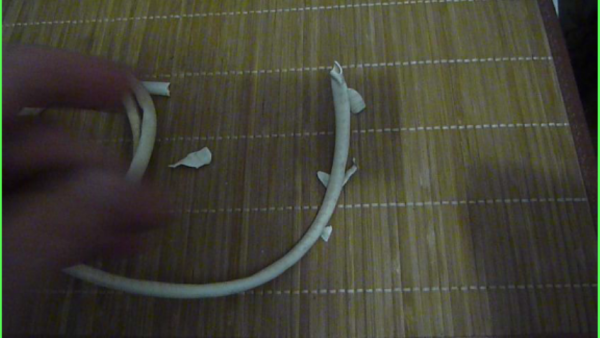 Рванный душевой шланг