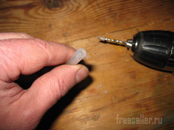 Изготовление новогодней гирлянды из стержней клеевого пистолета