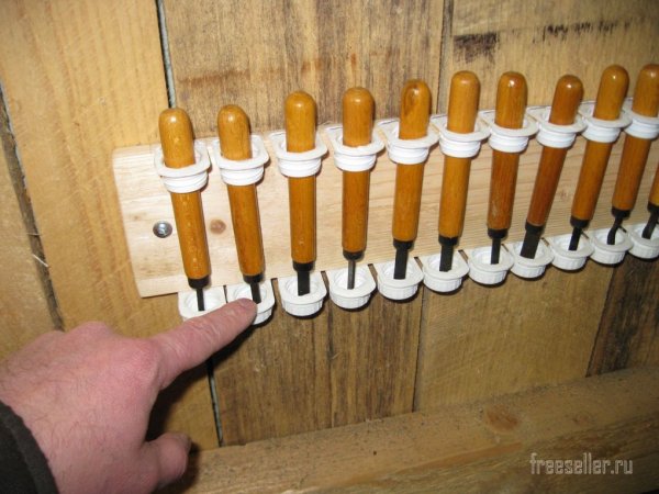 Удобный держатель для резцов по дереву