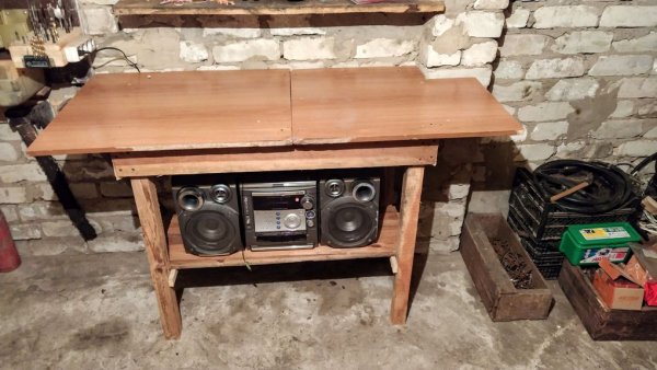 Простой стол в гараж за 30 мин