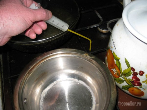 Простое и полезное приспособление из одноразового медицинского шприца