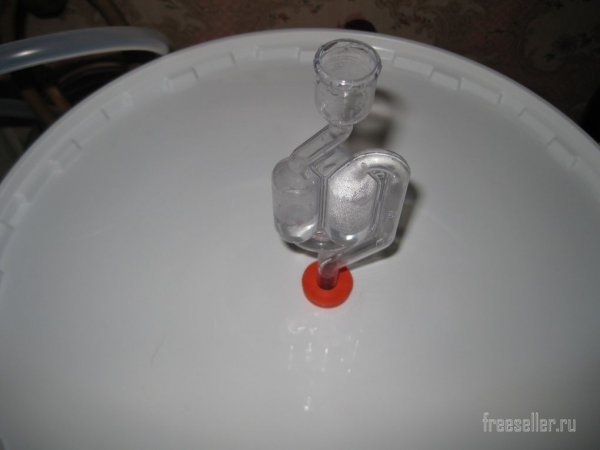 Простое и полезное приспособление из одноразового медицинского шприца