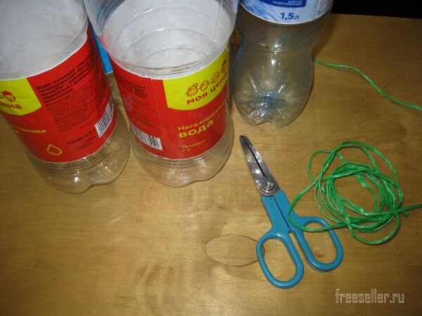 Материалы и инструменты для хранения пустых пластиковых бутылок