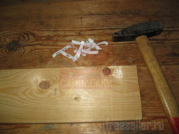 Инструменты и материалы для изготовления хомутов для подвязки малины