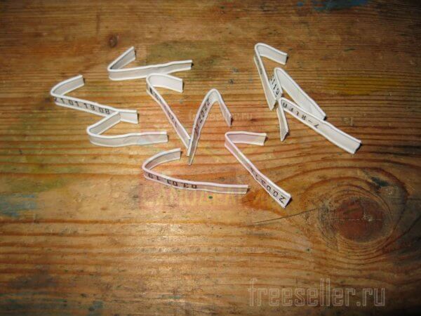 Подготовка хомутов от хлебных упаковок для подвязки малины