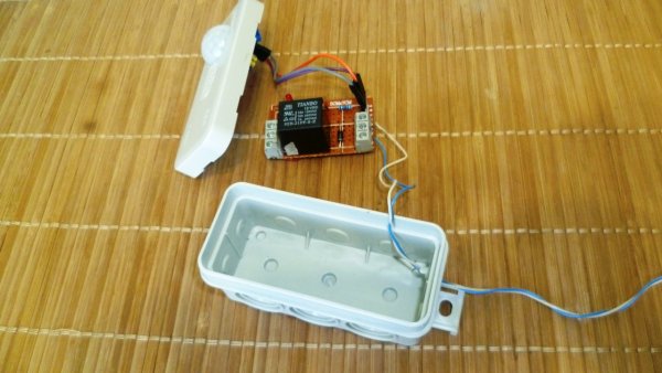 Лает, не кусает, в дом не пускает! Применение датчика движения HC-SR501