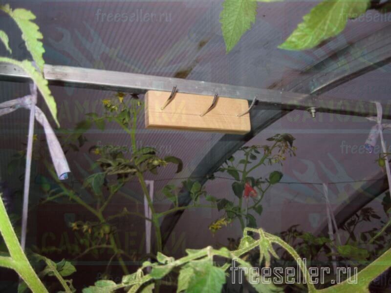 Переносная магнитная вешалка для мелкого садового инструмента