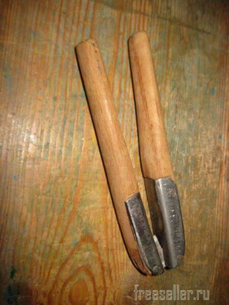 Самодельные компактные щипцы для мелких орехов