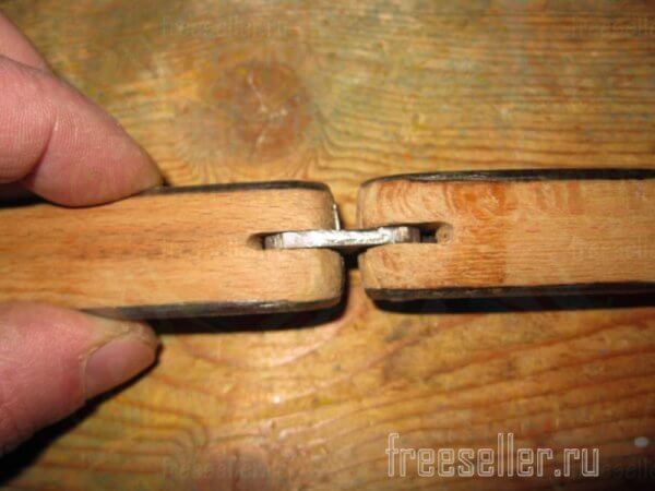 Самодельные компактные щипцы для мелких орехов