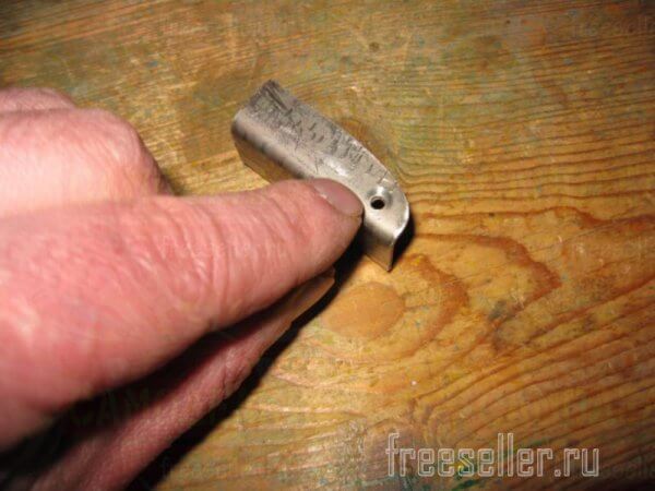 Самодельные компактные щипцы для мелких орехов