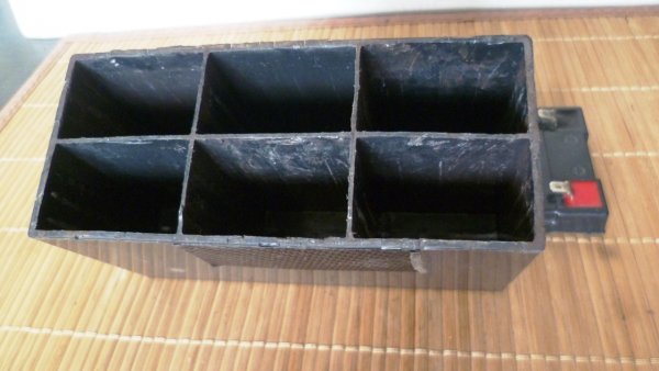 Не выбрасывайте не рабочий аккумулятор от компьютерного бесперебойника ИБП (UPS), из него можно сделать нужную самоделку