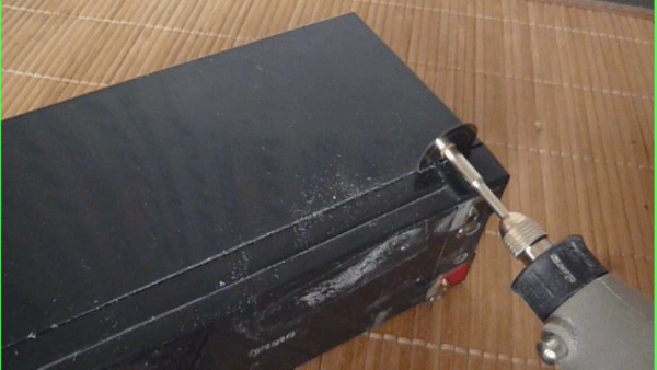 Не выбрасывайте не рабочий аккумулятор от компьютерного бесперебойника ИБП (UPS), из него можно сделать нужную самоделку