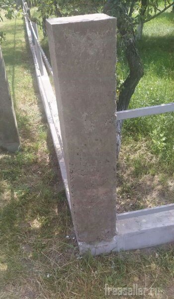 Столбы для забора из клея, под камень