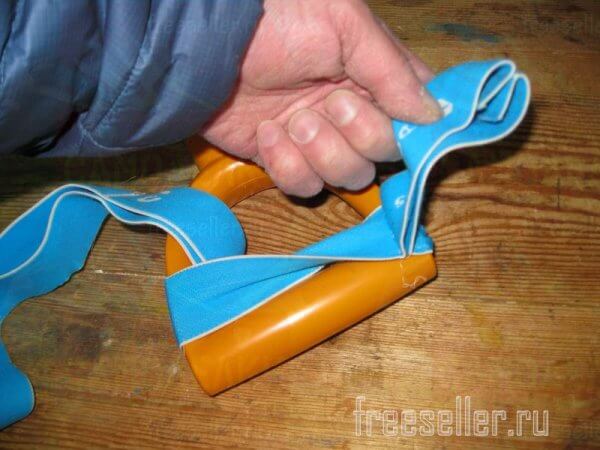 Ручной эспандер из резиновой ленты и ручек для лопаты своими руками