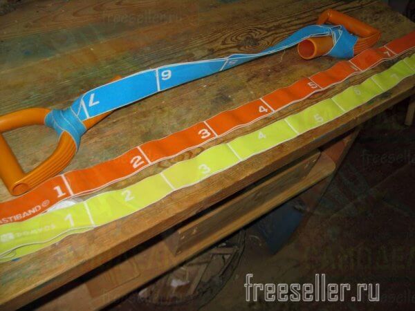 Ручной эспандер из резиновой ленты и ручек для лопаты своими руками