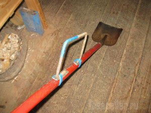 Дополнительная ручка для совковой лопаты