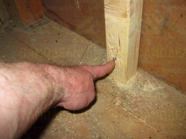 Вместительный самодельный стеллаж для сарая