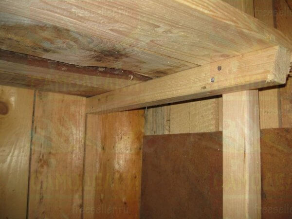 Вместительный самодельный стеллаж для сарая