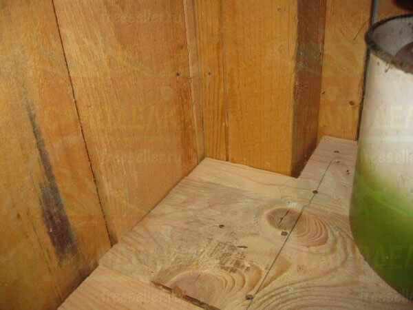 Вместительный самодельный стеллаж для сарая