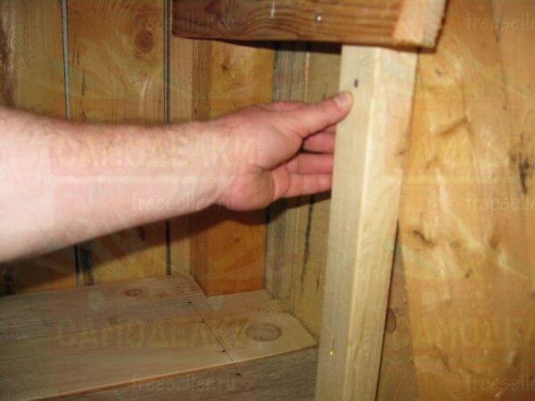 Вместительный самодельный стеллаж для сарая