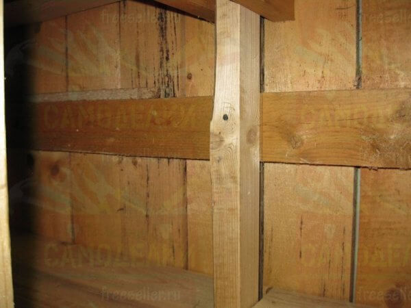 Вместительный самодельный стеллаж для сарая