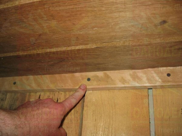 Вместительный самодельный стеллаж для сарая