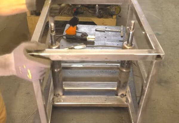 Изготовление циркулярного станка из болгарки