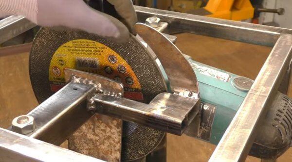 Изготовление циркулярного станка из болгарки