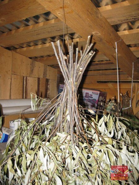 Проволочные подвесы с петлей-удавкой для сушки веников