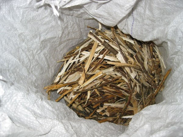 Измельчитель срезанных садовых веток в одну собачью силу