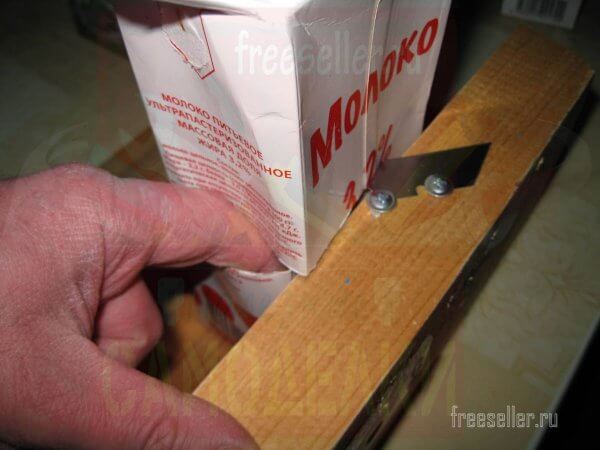 Простое приспособление для нарезания картонных контейнеров под рассаду