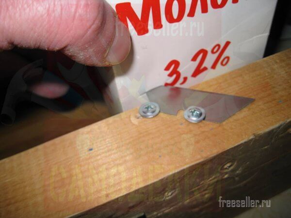 Простое приспособление для нарезания картонных контейнеров под рассаду