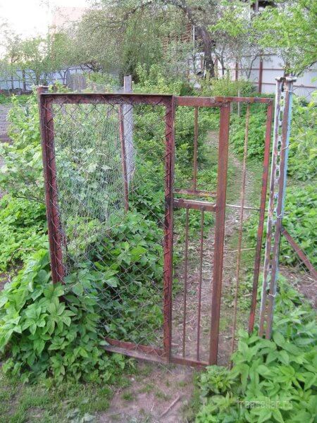 Самоделки для дачи. Удобная калитка.