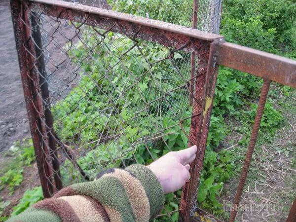 Самоделки для дачи. Удобная калитка.