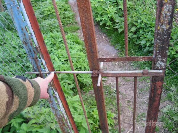 Самоделки для дачи. Удобная калитка.