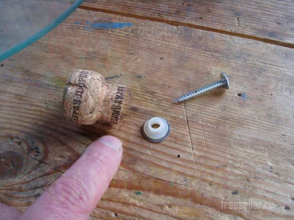 Установка ручки на сковородку из пробки