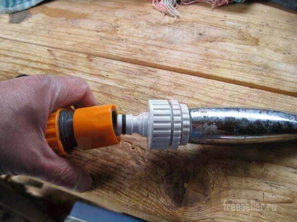 Изготовление приспособления для полива из душевой лейки