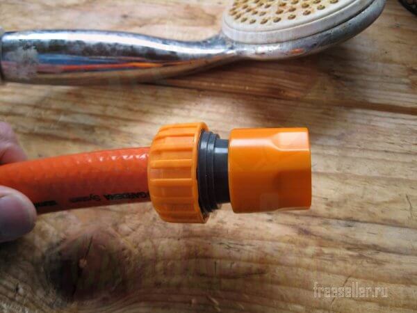 Изготовление приспособления для полива из душевой лейки