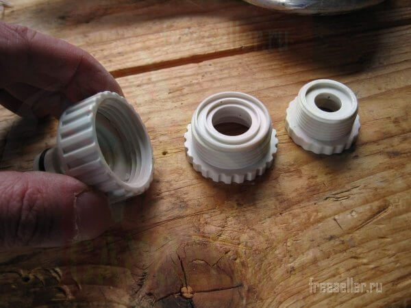 Изготовление приспособления для полива из душевой лейки