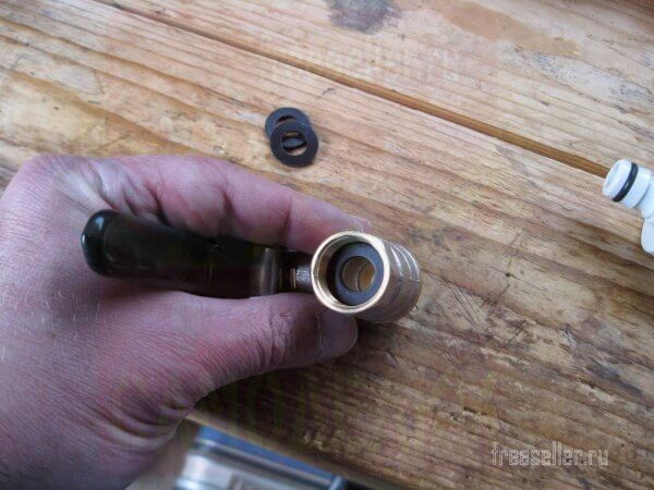 доработка приспособления для полива из душевой лейки