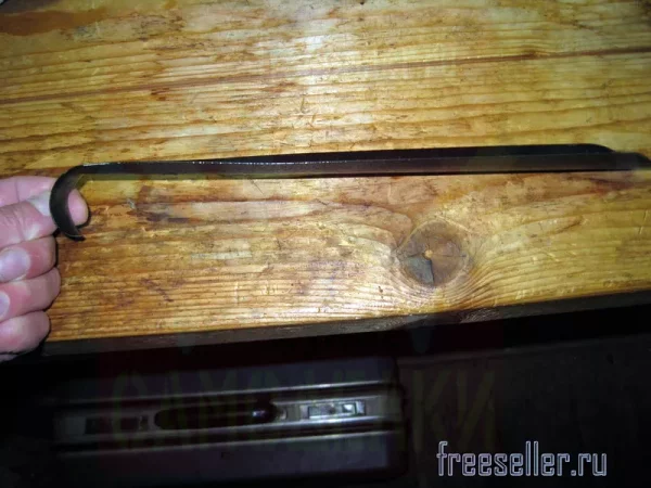 Металлическая лопатка для обуви