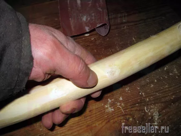 Процесс изготовления ручки для лопатки для обуви