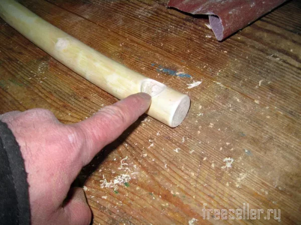 Процесс изготовления ручки для лопатки для обуви