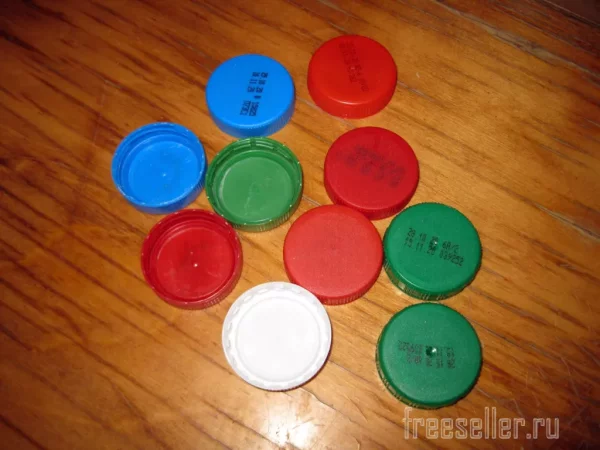 Пластиковые крышки от бутылок