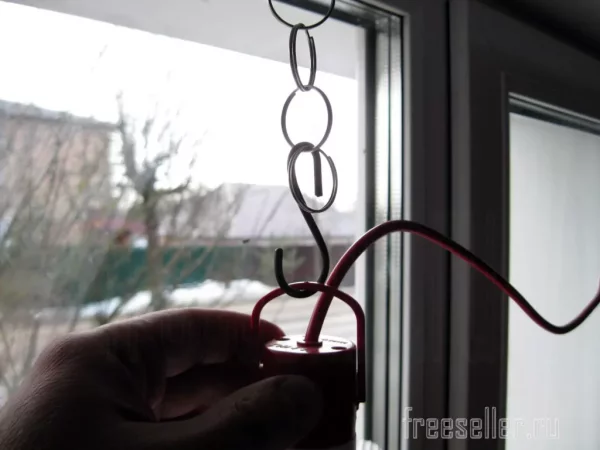 Очень простой регулируемый по высоте подвес для фитолампы